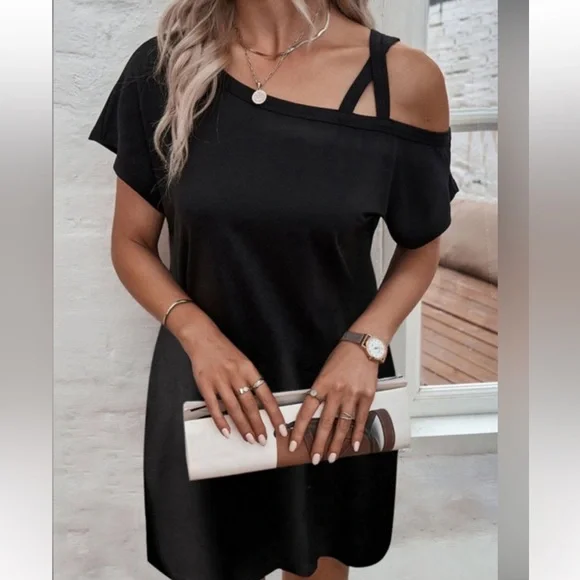 Off Shoulder Loose Fit Dress - Picture 1 of 6